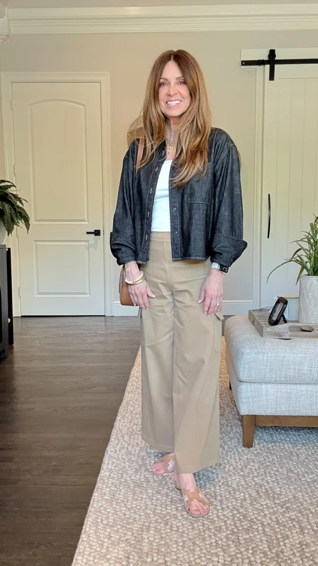There's something to be said for a simple yet stylish outfit. Do you agree?

#womenover50 #whatiwear #petite #midlife #proaging #makeupobsessedmom #southlake #petitefashion #womenover60