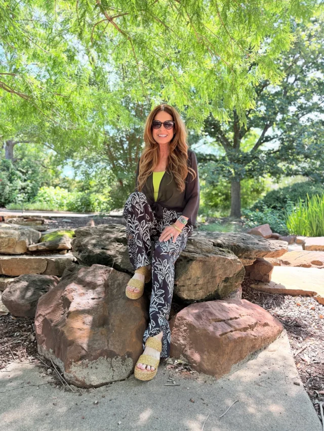 The effortless styles of summer have been calling my name! #ad

All of the pieces from my outfit are from the @SoftSurroundings Summer collection. This is the perfect outfit for any day of the week. I recently wore this fun look to explore the gardens at a park close to my home (it’s so therapeutic being out there).

Shop the new Soft Surroundings summer collection now with sizes for all, including petites, misses and women’s! And don’t forget to check out the beautiful jewelry and shoes too!

Comment with the word SHOP and I’ll directly message you the details for this comfy outfit or you can check out the link below.

https://liketk.it/5f9Av

#SoftSurroundingsStyle #EffortlessSummer #LiveSoft #SimpleJoys #petitestyle #petite #softsurroundings #petitefashion #summerstyles #womenover50 #womenover60 #widelegpants #casuallook #proaging