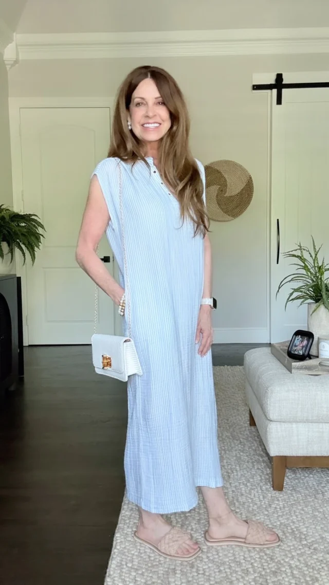 Comment “LINKS” and I’ll send you all of the outfit and accessories details.❤️

Starting this holiday week off right in a flowy lightweight dress that's putting me in a great mood.

I’m planning to pack this dress and the cute accessories in my suitcase as we head out on a family getaway later in the week. Looking forward to all the fun and games with the grand babies.💗💙💗💗

Do you have any fun plans to celebrate the 4th of July?🇺🇸

#mondaymood #midlife #whatiwear #proaging #aginggracefully #womenover50 #womenover60 #petitestyle #petiteblogger #lisilerch