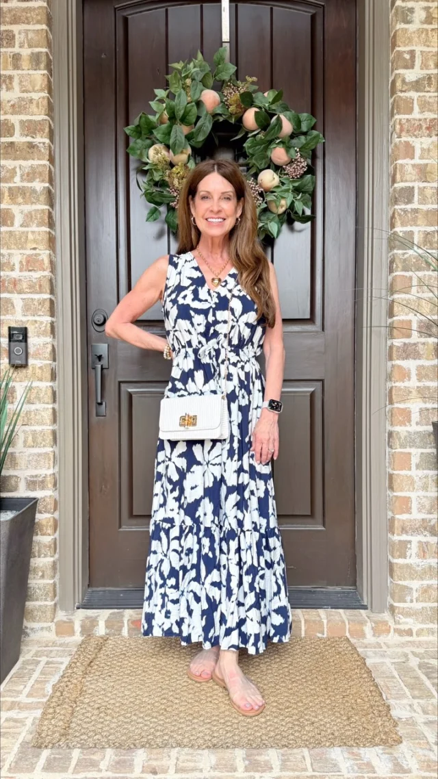 Happy 4th!! Comment “LINKS” for outfit details.

What do you love most about summer? For me it’s the carefree days and all of the easy-to-wear summer dresses that can be dressed up or down with the right accessories.

Here a two of my new dresses that I will be wearing often because they check all of the boxes. Both are on sale for under $30. Available in regular, petites and plus sizes as well as several colors and patterns.

Have a fabulous day!!♥️🤍💙

#womenover50 #womenover60 #summerdress #aginggracefully #petite #petitefashion #summervibes #holidayweekend