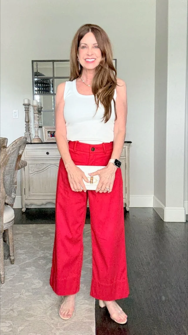Can you tell I’m ready to celebrate the 4th of July without me telling you that I’m ready?🇺🇸

I think this might be my first pair of red pants EVER!! What took me so long?❤️

Wishing everyone a fun and safe celebration!❤️🤍💙

If you want the links to my outfit and accessories, you know the drill. Like this post and comment SHOP and they’ll be sent straight to your inbox. Just be sure to follow first so my messages come through to you.❤️

BONUS… Everything is on sale or has a discount code!🎉

#womenover50 #aginggracefully #womenover60 #petite #southlake #petitefashion #proaging #redpants #citybeauty