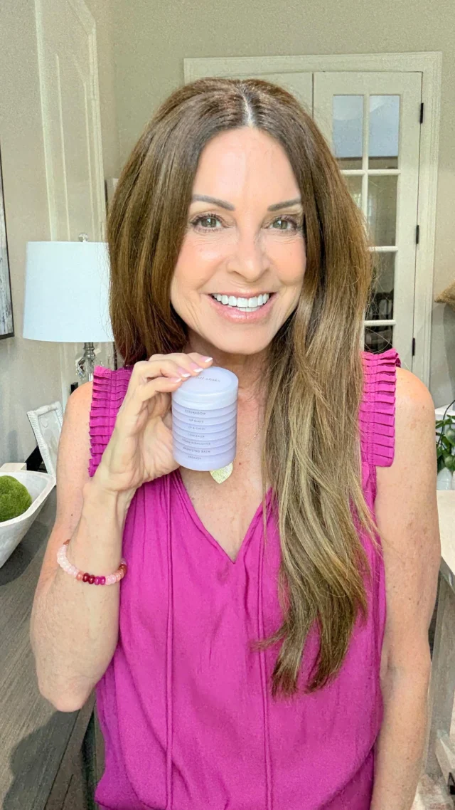 Hello new week! Hello new makeup! How cool is this custom stack of makeup products that are perfect for using at home or on the go?

This “new to me” brand is so impressive for creating my easy Monday natural makeup look.

Check out @subtlbeauty soon! I know you’ll be as impressed as I am.

�Let me know if you want the links or shades I used and if you want to see more GRWM makeup videos.�

#makeuphacks #agelessbeauty #womenover60 #beautyover50 #subtlbeauty #makeupmonday #cleanbeautyproducts 

necklace, earrings, ring: melinda maria jewelry 
bracelet: baublebar 
makeup brushes: sigmabeauty